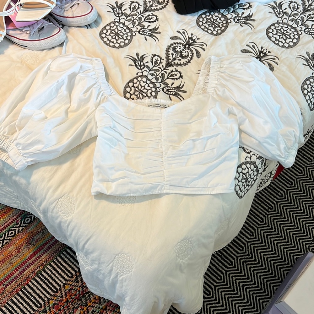Abercrombie and fitch white top